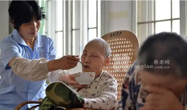 北京收不能自理老人的养老院一个月多少钱